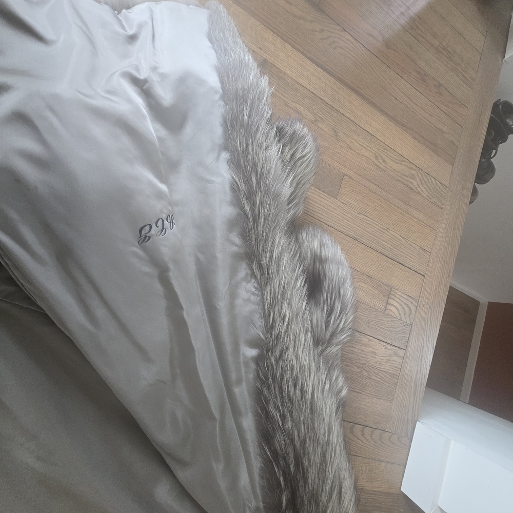 Luxurious Fox Fur Coat - Gray - Picture 12 of 16